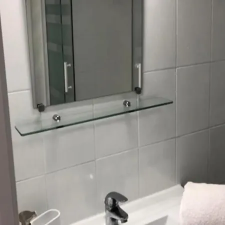 For 4 People דירה